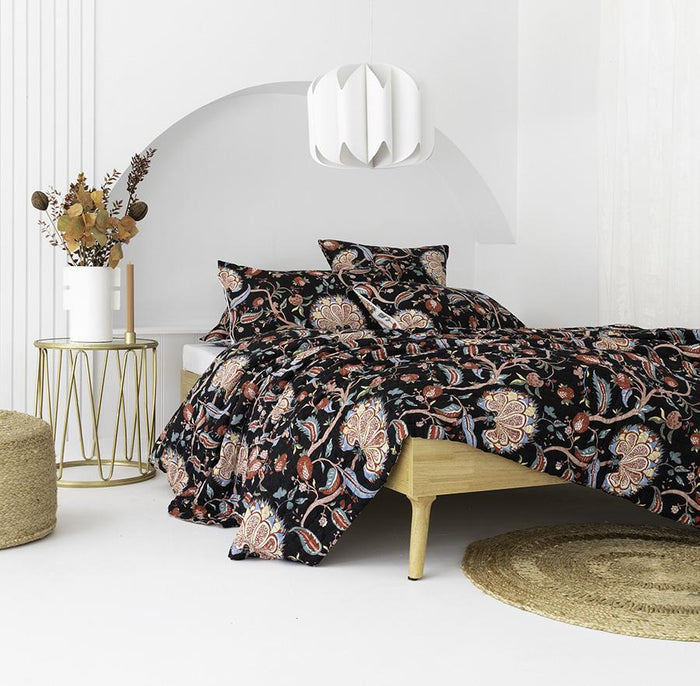 BLACK & WHITE CHINTZ - REVERSIBLE QUILT