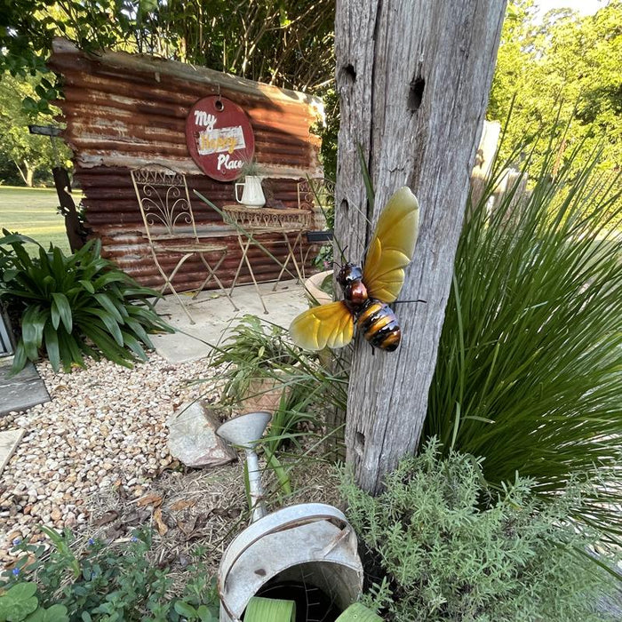 BUSY BEE METAL WALL DECOR