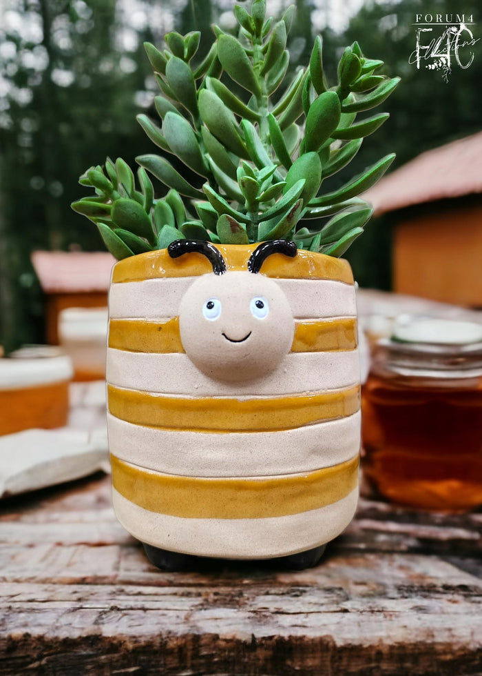 BUZZING YELLOW BEE PLANTER