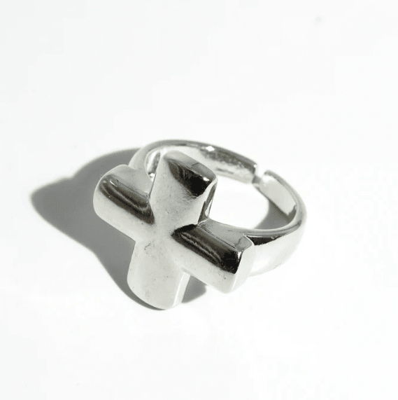Chunky Cross Ring In Silver - Macoma Boutique310 Accessories/Jewelry