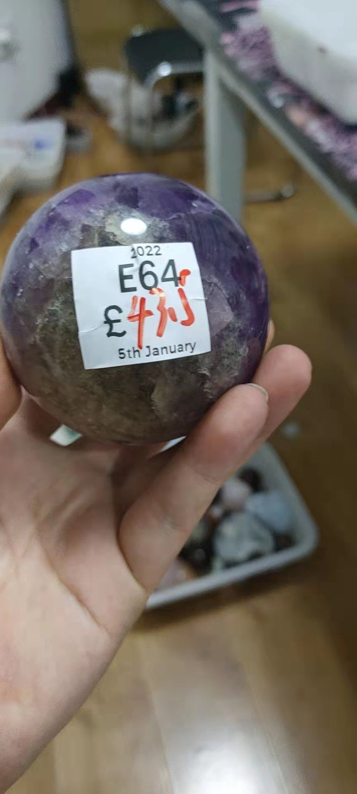 E64