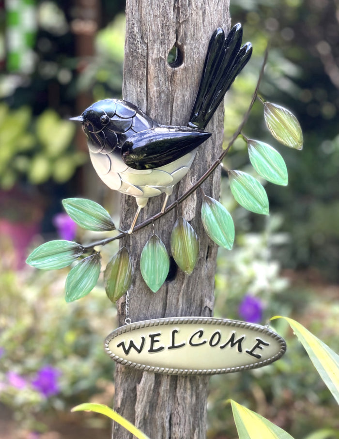 ELEGANT WELCOME WILLIE WAGTAIL WALL DECOR