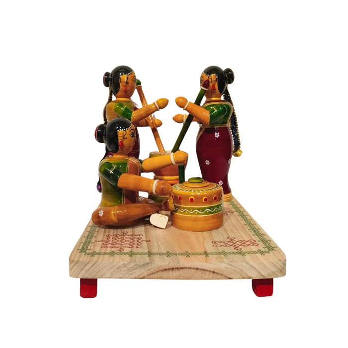 Etikoppaka Lacquer Village Scene - Traditional Women and Pot Diorama   Etikoppaka Lacquerware