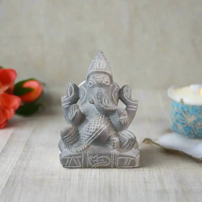 5" H * 3.5 W * 1.5" L / Gray