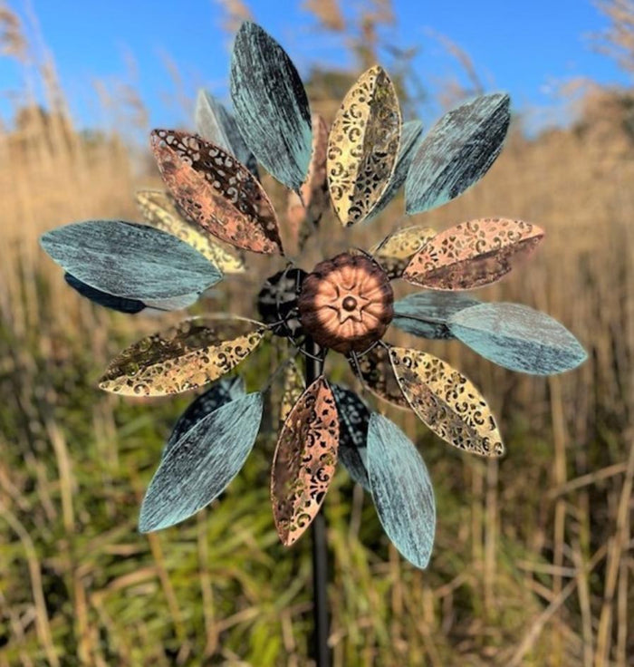 LACE DAISY WIND SPINNER
