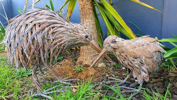 LARGE RUSTIC METAL GARDEN KIWI BIRD