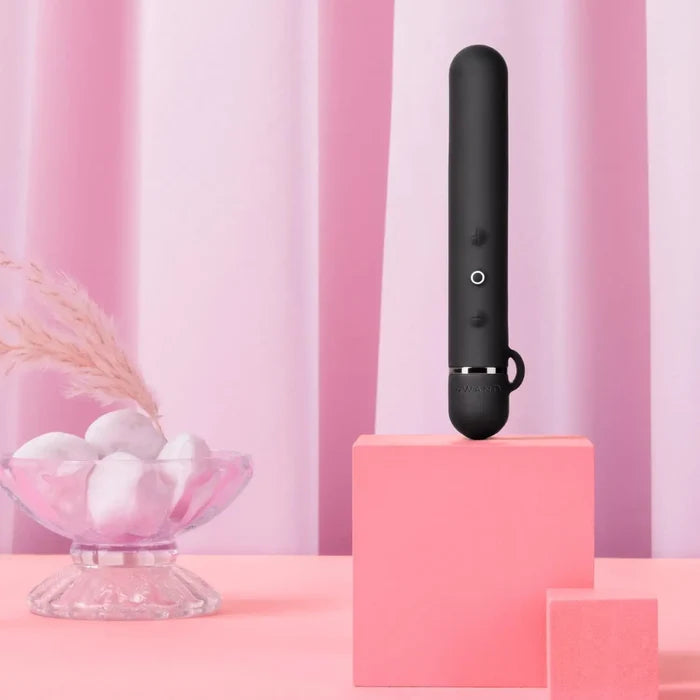 Le Wand Baton Rechargeable Vibrator - 15 Modes & 6 Intensities