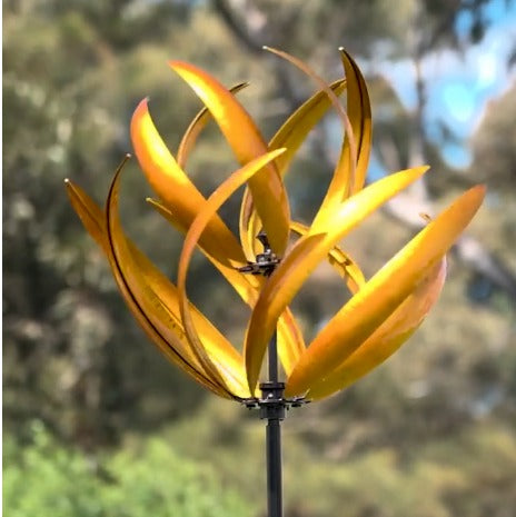 LOTUS WIND SPINNER - GOLD