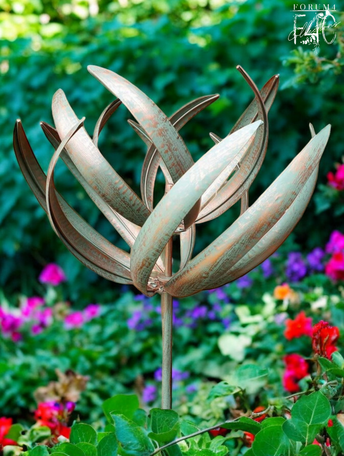 LOTUS WIND SPINNER- CHAMPAGNE