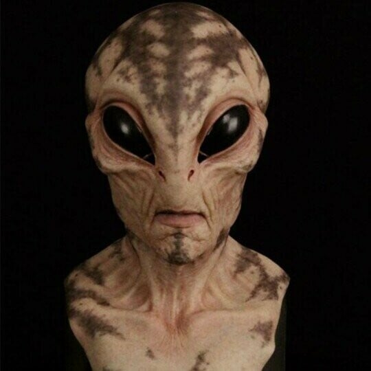 Realistic Alien Latex Mask for Halloween – Breathable & Comfortable