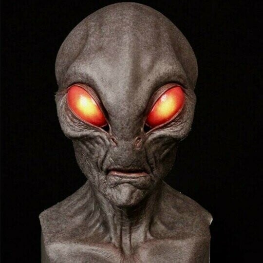 Realistic Alien Latex Mask for Halloween – Breathable & Comfortable