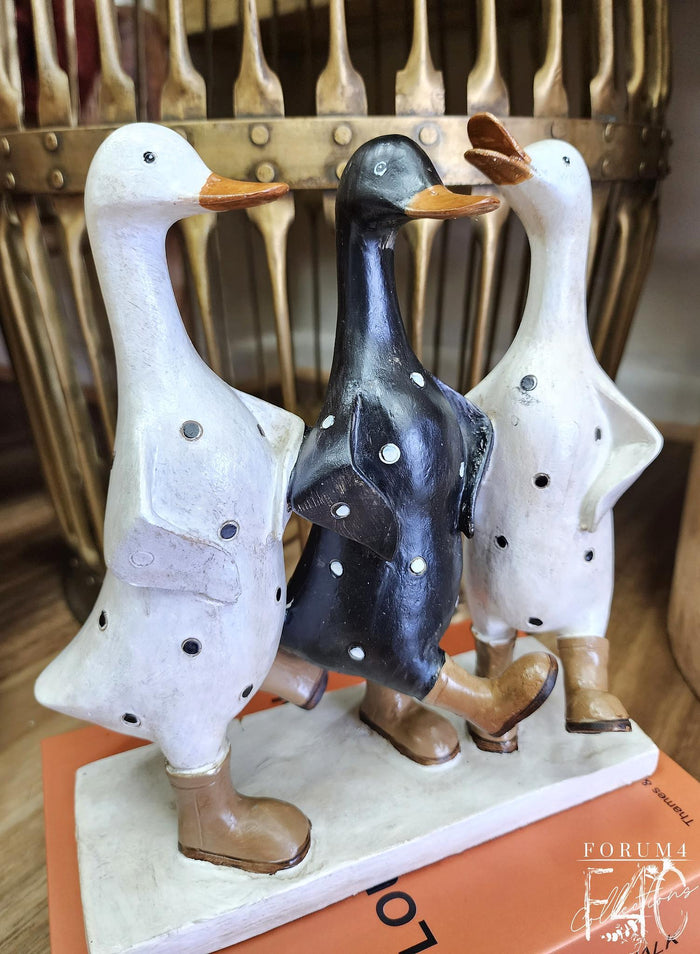 RESIN DUCK FRIENDS IN BOOTS