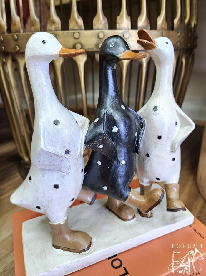 RESIN DUCK FRIENDS IN BOOTS