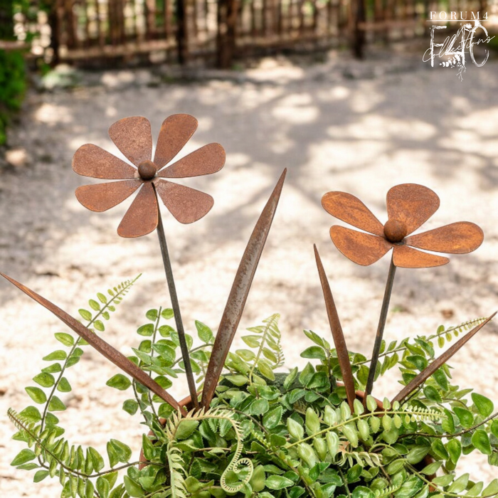 RUSTY 2PC SET FLOWER GARDEN STAKES