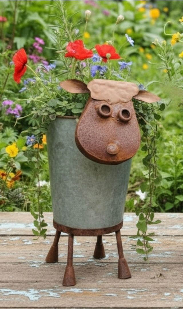 RUSTY & GALVANIZED SHEEPY PLANTER