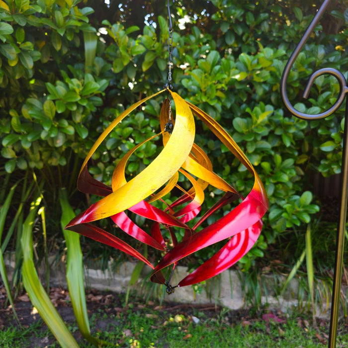 SUNSET FLAME TRIPLE HANGING WIND SPINNER